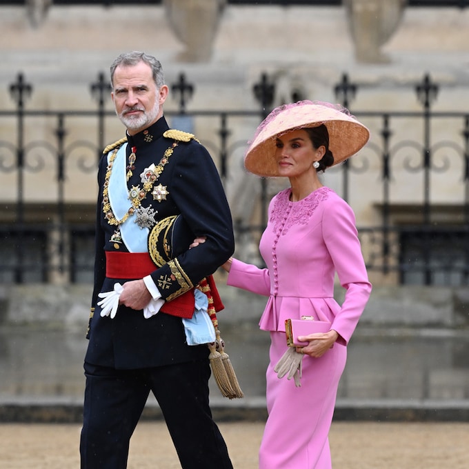 Los Reyes Felipe y Letizia acuden a Westminster para la ceremonia de coronación de Carlos III 