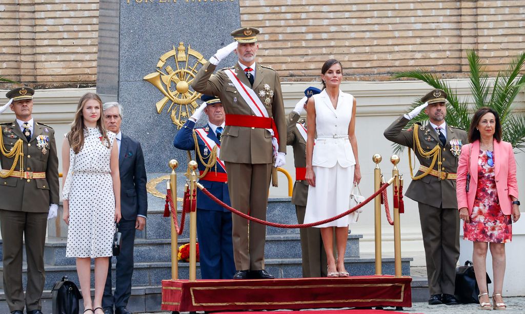 La princesa Leonor entrega los despachos en la Academia Militar de Zaragoza, donde ingresará dentro de un mes