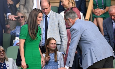 Don Felipe, todo cercanía y sonrisas con los príncipes de Gales y sus hijos en Wimbledon