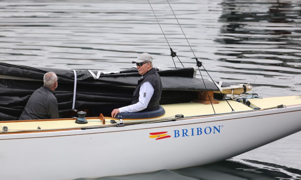 Don Juan Carlos disfrutará de la vela en Sanxenxo mientras don Felipe lo hará en Mallorca