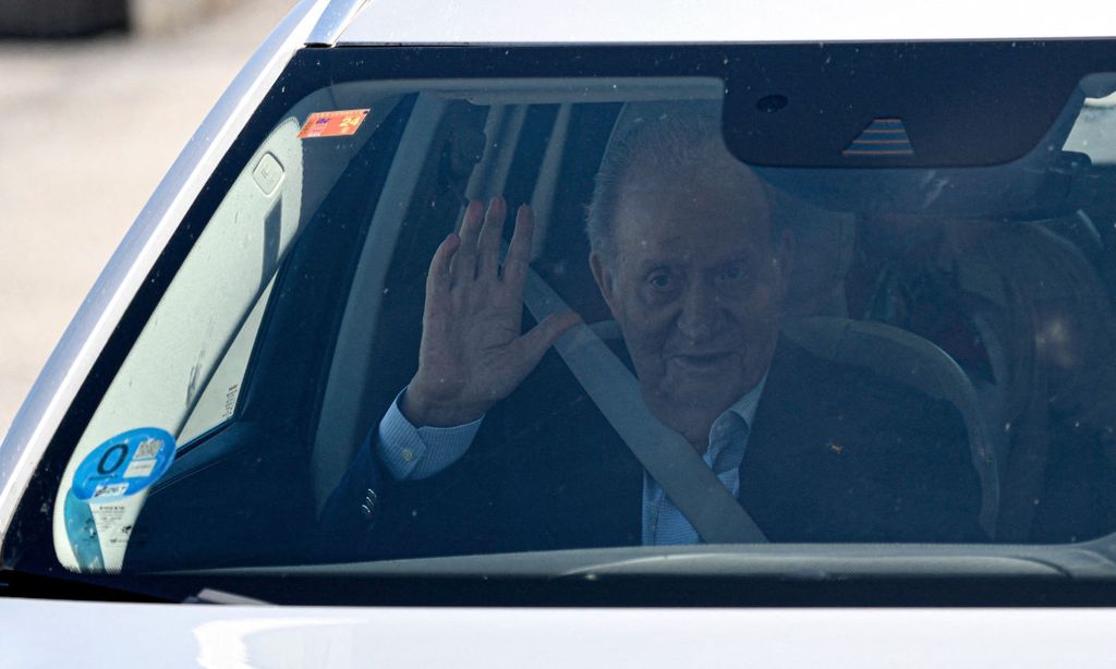 El rey Juan Carlos en el coche de Pedro Campos