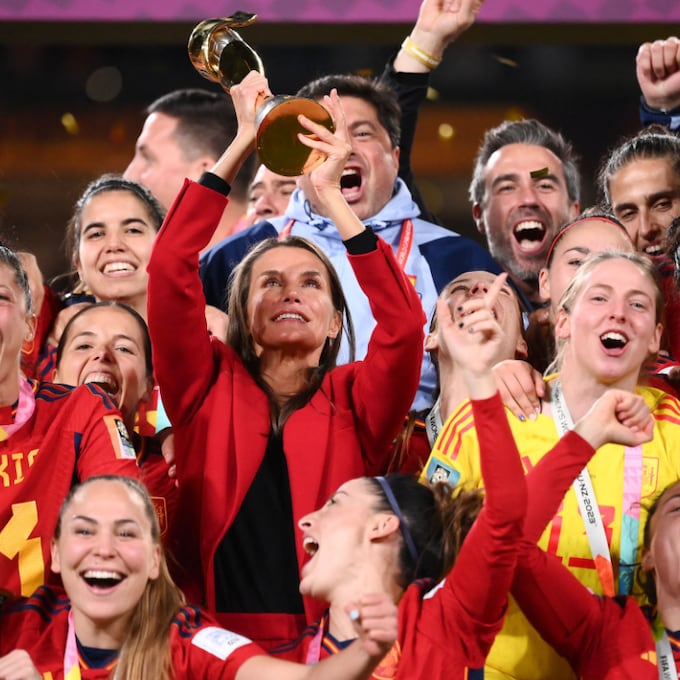 La reina Letizia y la infanta Sofía celebran por todo lo alto con las jugadoras la conquista del Mundial
