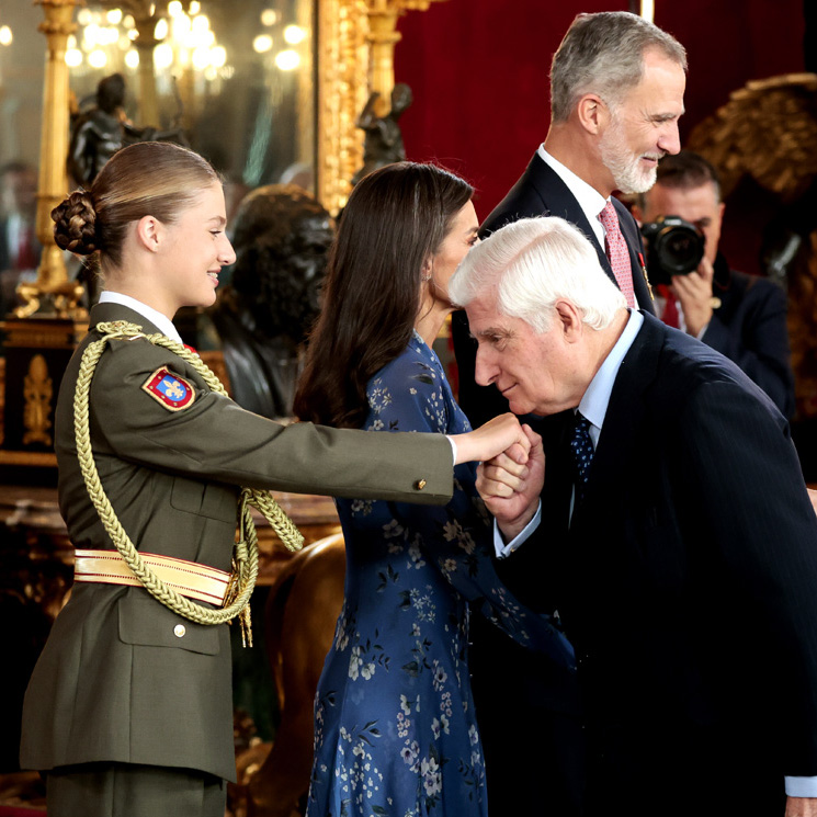 Las mejores imágenes del besamanos y los invitados que han acudido a la recepción en el Salón del Trono