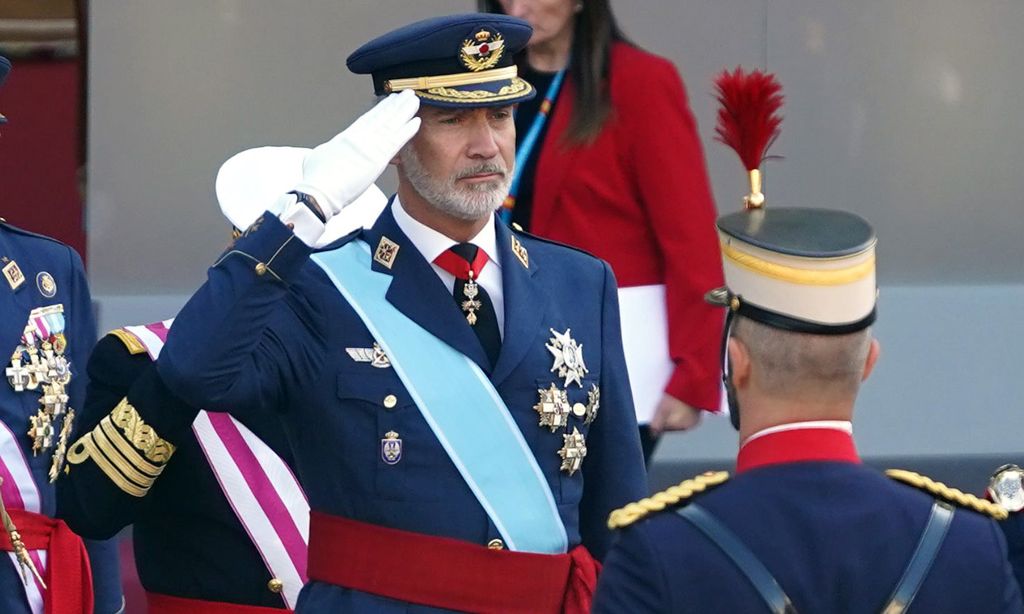 El rey Felipe acude al 12 de octubre vestido de capitán general del Ejército del Aire