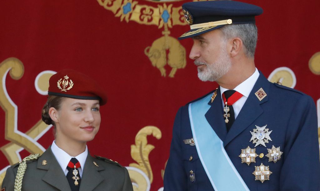 Del saludo a las autoridades al homenaje a los caídos: el estreno de Leonor como militar en la Fiesta Nacional