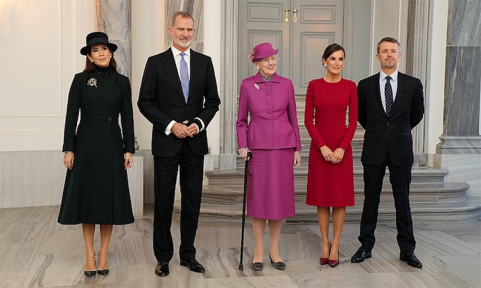 Reyes Felipe y Letizia con la reina Margarita y Federico y Mary de Dinamarca