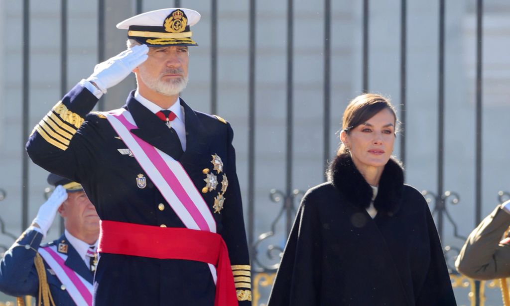 Así es el uniforme que luce Felipe VI en la Pascua Militar donde debuta la princesa Leonor