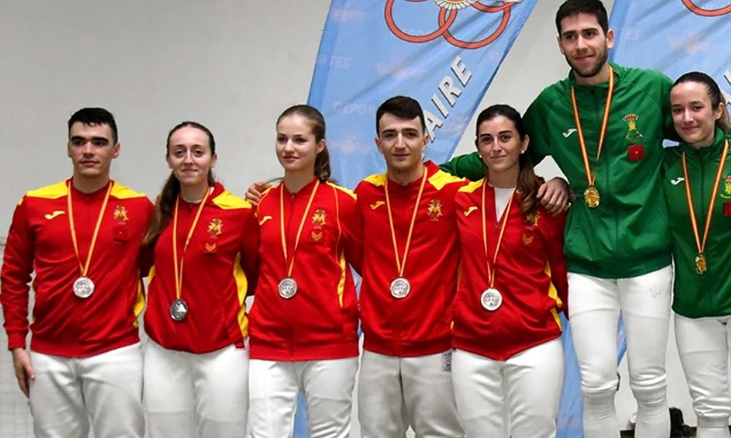 La princesa Leonor obtiene la medalla de plata en esgrima en el torneo de academias militares