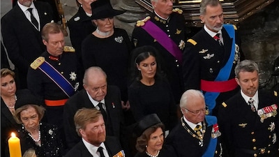 Los reyes Felipe y Letizia se reencontrarán con don Juan Carlos y doña Sofía en Windsor durante el homenaje a Constantino II