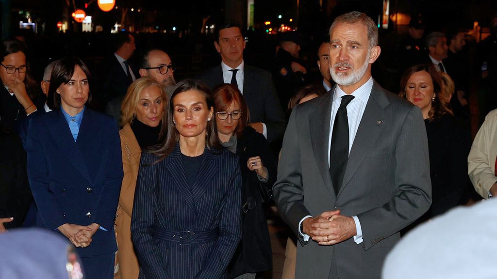 Del abrazo de la reina Letizia a las palabras del rey Felipe a los servicios de emergencias en Valencia