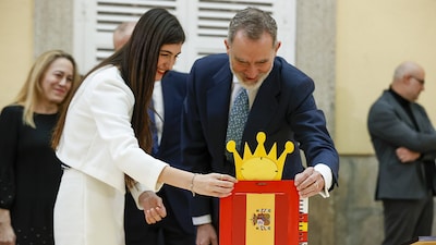 Felipe VI descubre cómo le ven los más jóvenes en el concurso, ¿Qué es un Rey para ti?