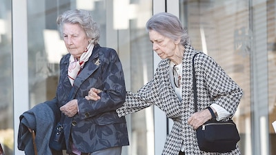 Irene de Grecia acude al hospital a visitar a su hermana la reina Sofía