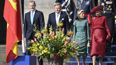 Los reyes Felipe y Letizia, recibidos por Guillermo y Máxima de Países Bajos en Ámsterdam con una bienvenida oficial