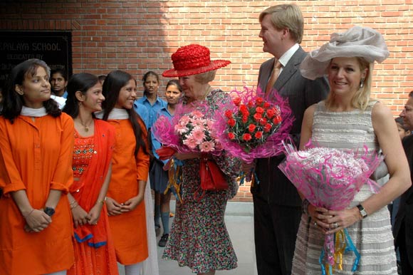 Máxima de Holanda corona sus visitas oficiales en Asia con un amplio repertorio de sombreros