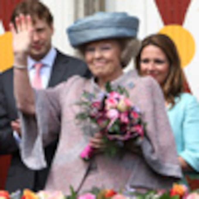 La Familia Real holandesa festeja el 'Día de la Reina' bajo la lluvia y sin olvidar a las víctimas de Apeldoorn 