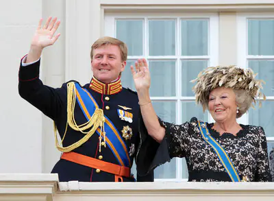 Los nuevos títulos de la reina Beatriz y los Príncipes de Orange y el nuevo orden de sucesión al trono de Holanda