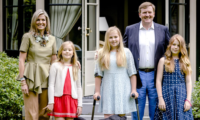 Máxima de Holanda y su hija, la princesa Amalia, protagonistas del posado de verano tras su accidentada semana