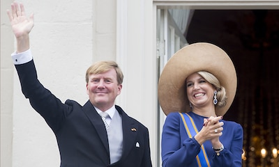 La reina Máxima sustituye el paraguas por la pamela en la apertura del Parlamento holandés