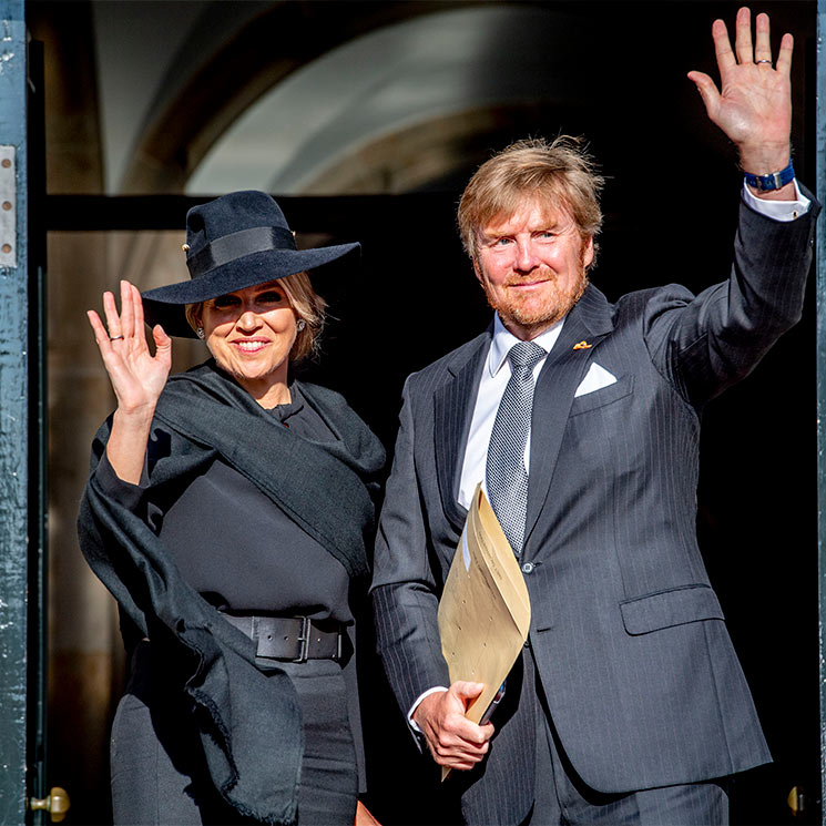 Los 'royals' salen de Palacio para celebrar la liberación de la Segunda Guerra Mundial