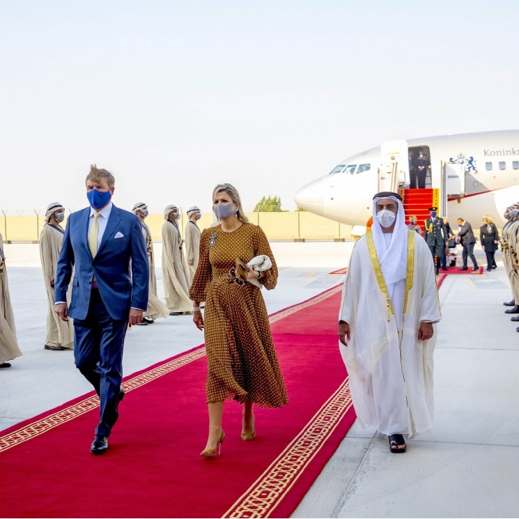 Alfombra roja en Abu Dabi para recibir a los Reyes de los Países Bajos que visitarán la Expo 2020 de Dubai