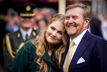 Guillermo de los Países Bajos con su hija mayor