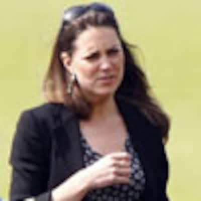 Kate Middleton, muy disgustada por el escándalo familiar, se apoya en el príncipe Guillermo y su familia