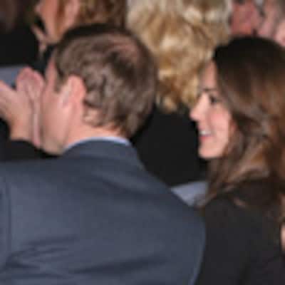 Guillermo de Inglaterra se licencia como piloto ante la orgullosa mirada de Kate Middleton