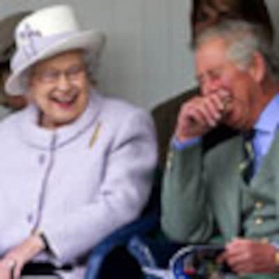 La imagen más divertida de Isabel II con su hijo Carlos de Inglaterra