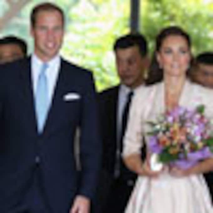 Los Duques de Cambridge inician su gira por Asia recordando a Diana de Gales