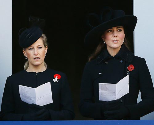 La Familia Real inglesa rinde homenaje a los caídos por todo el mundo