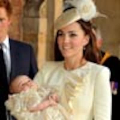 El príncipe George viaja por primera vez al extranjero con la Duquesa de Cambridge