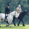 Sin soltar las riendas, la reina Isabel II celebra sus 62 años de reinado