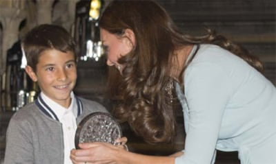Carlos Pérez Naval, el niño español que recibió el Premio de Fotografía de Vida Salvaje de manos de la Duquesa de Cambridge