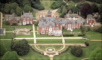 Castillos, palacios y fincas… Todas las casas donde viven la reina Isabel II y su familia