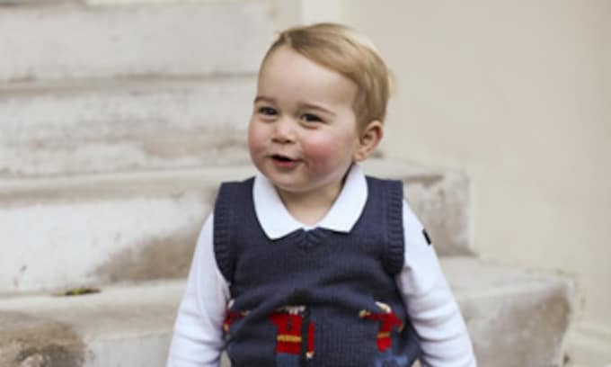 Nuevas imágenes del príncipe George, un regalo de Navidad adelantado