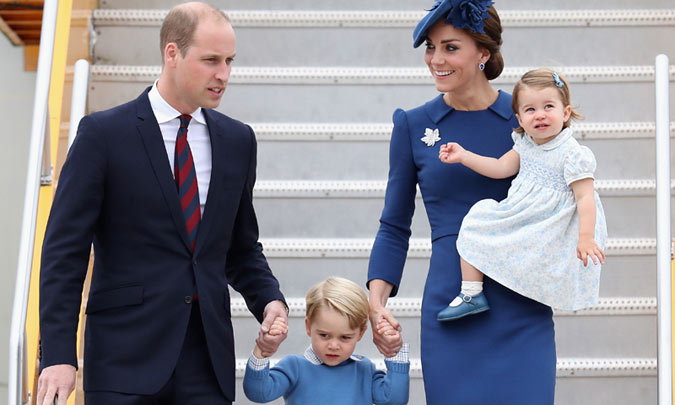 George y Charlotte de Cambridge 'eclipsan' hasta a sus padres a su llegada a Canadá