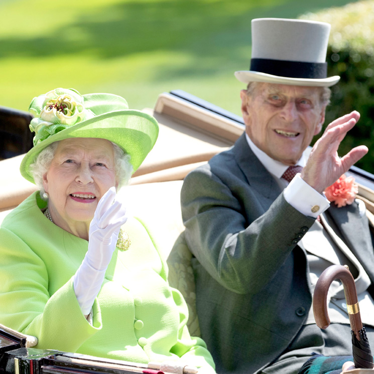 El príncipe Carlos de Inglaterra, sobre su padre, que está hospitalizado: 'Está mejor'