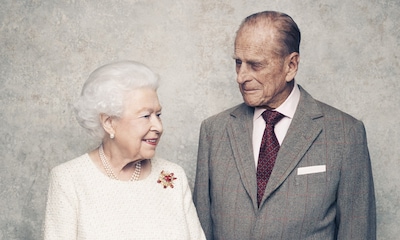 Isabel II y el Duque de Edimburgo celebran su 70 aniversario con tres nuevos retratos
