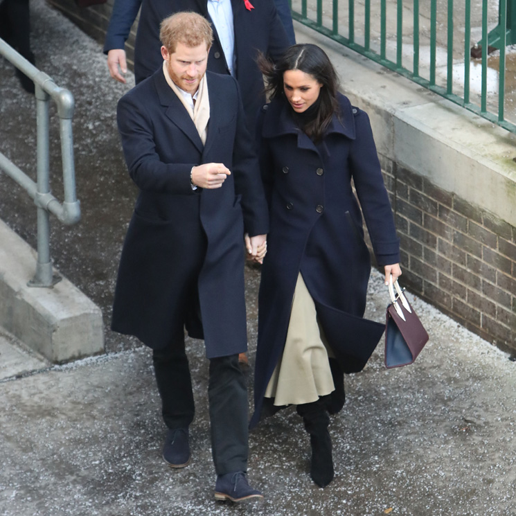 Meghan Markle se da un baño de masas en su primer acto oficial como 'princesa' junto a Harry