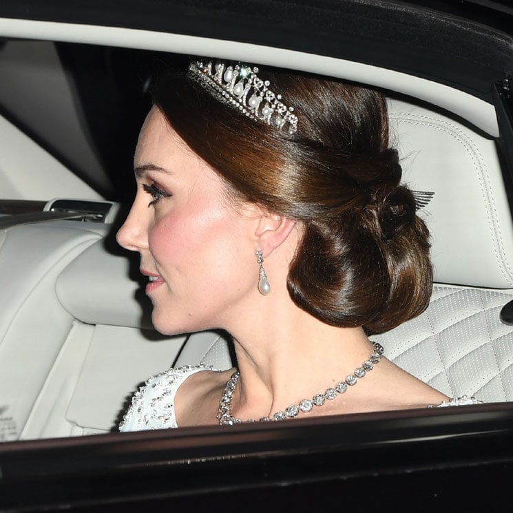 La Duquesa de Cambridge brilla con la tiara favorita de Diana de Gales
