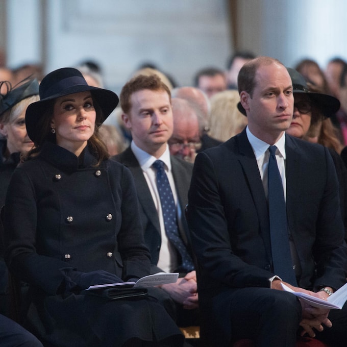 Los Duques de Cambridge y el príncipe Harry, en el emotivo homenaje a las víctimas del incendio de Londres