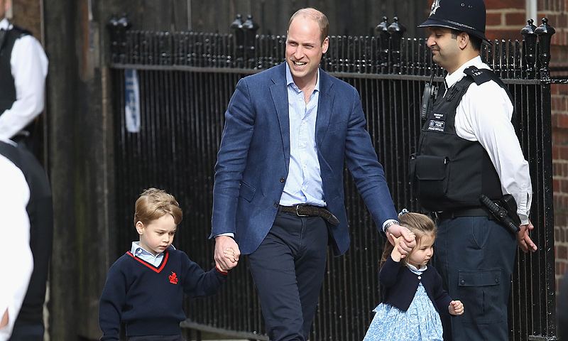 Los príncipes George y Charlotte ya conocen a su hermano pequeño