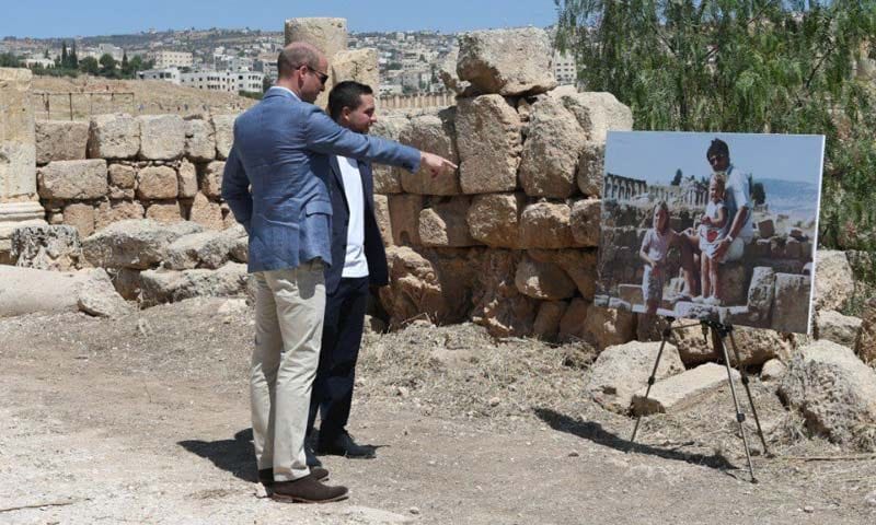 ¡A esa niña la conozco! El encuentro más insólito del príncipe Guillermo con su mujer en Jordania