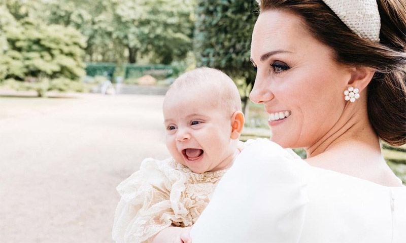 Los secretos de los retratos del bautizo de Louis de Cambridge: trucos de edición y un posado a la velocidad del rayo