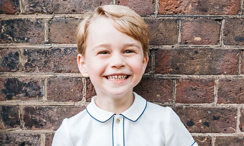 Te contamos por qué el retrato oficial del cumpleaños de George de Cambridge divide a sus admiradores