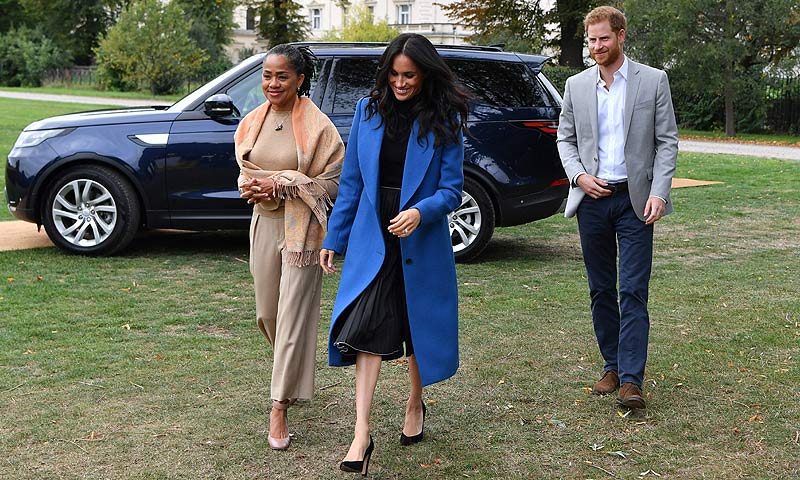 La madre de Meghan podría ser una más en la Navidad de los Windsor