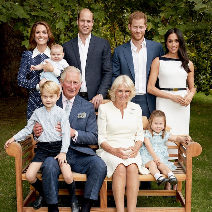 Los nuevos retratos oficiales de Carlos de Inglaterra con su familia por su 70 cumpleaños
