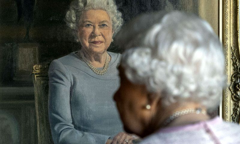 El Detalle Que Hemos Podido Conocer Con El Nuevo Retrato De Isabel Ii