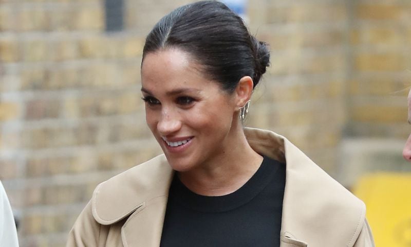 Meghan Markle 'hace los deberes' y visita una de sus recién estrenadas fundaciones