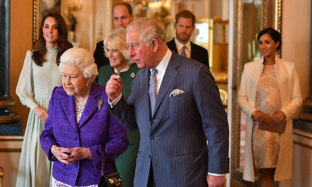 Lo Duques De Cambridge Y Los De Sussex Juntos En El 50 Aniversario De Su Investidura Como Principe De Gales